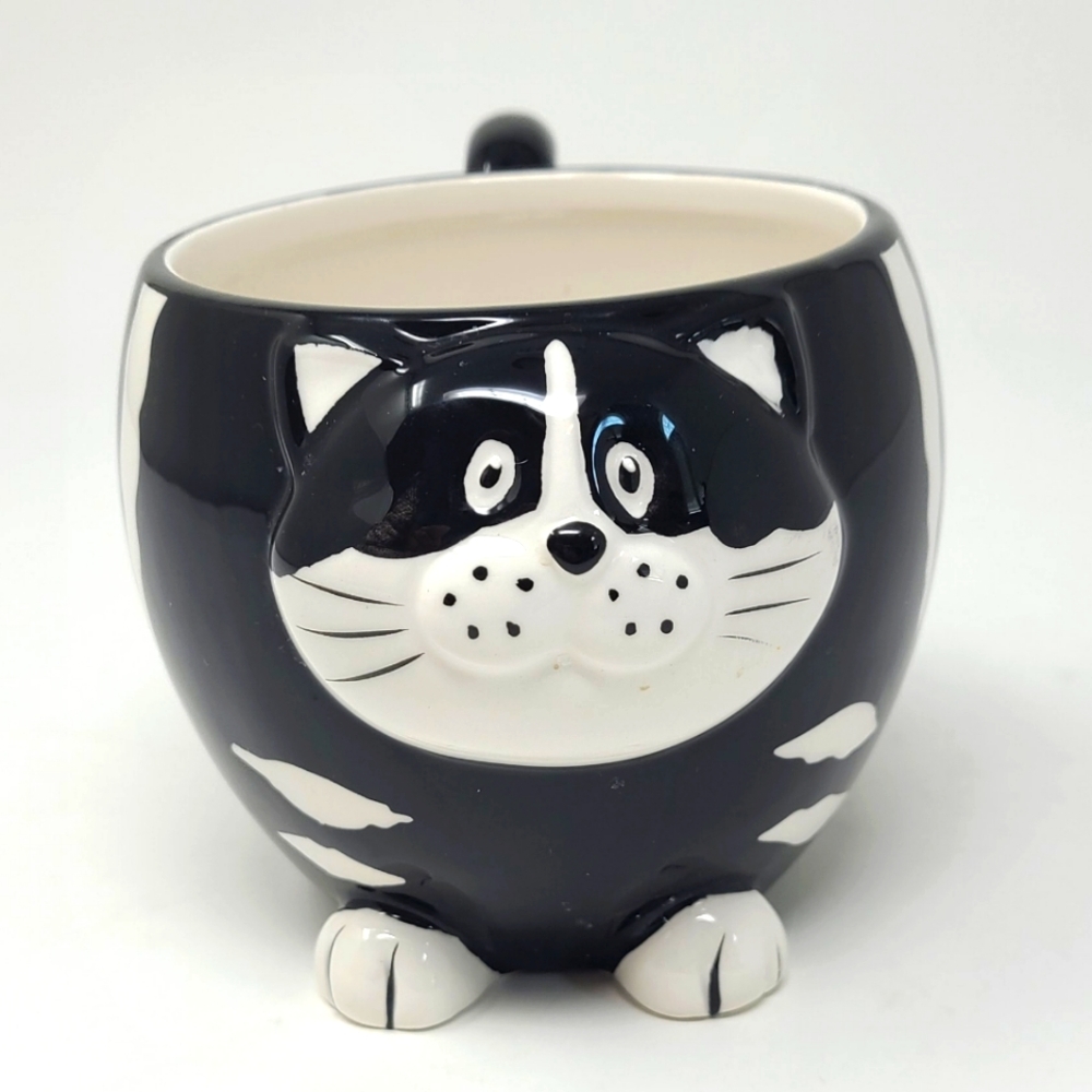 Pier 1 Imports Chubby Cat Mug Black White Stripes Tail Handle
